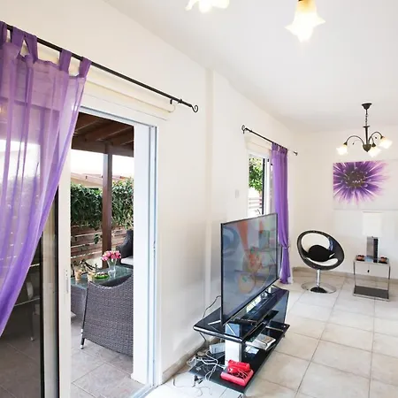 Holiday Ds54 3 Bedroom In The Center פרוטאראס