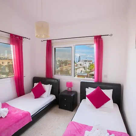 Holiday Ds54 3 Bedroom In The Center וילה