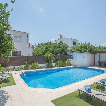 Holiday Ds54 3 Bedroom In The Center Protaras